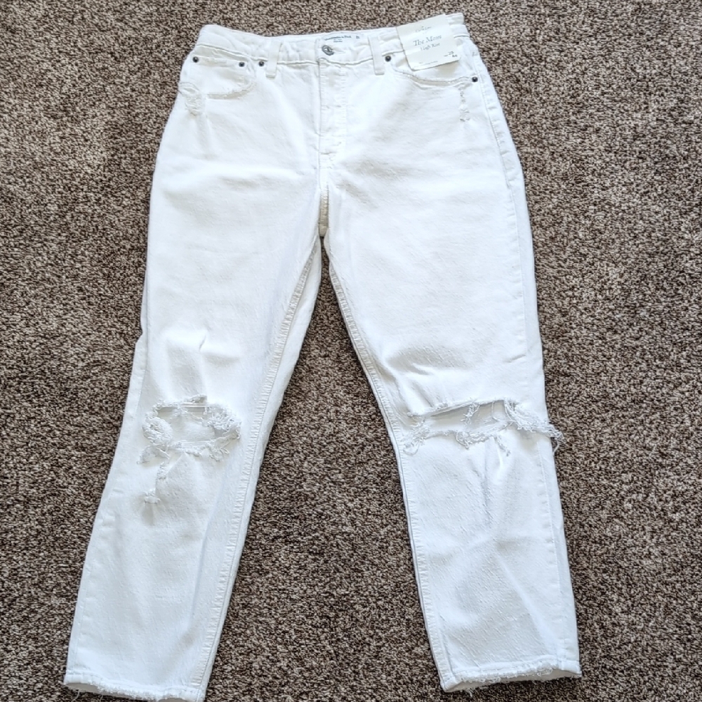 Abercrombie And Fitch The Mom High Rise White Distressed Jeans Size 28 NEW